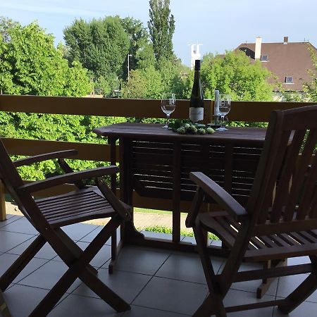 Soos Apartman Balatonfured Exterior photo